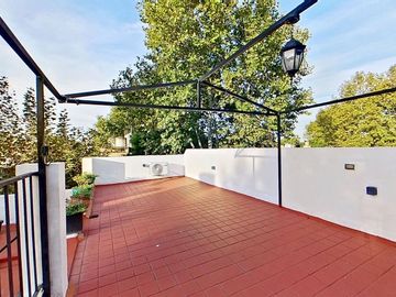 VENTA CASA FLORES 4AMB .2 TERRAZAS+PARRILLA