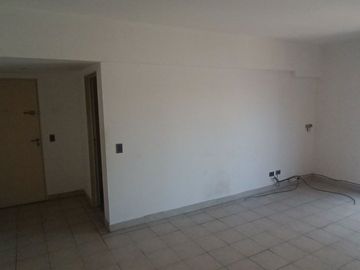EN VENTA DEPTO 2 AMBIENTES CON BALCÓN - CABALLITO