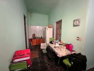 VENTA Galpón 190m2 cub c/vivienda 4 amb. Barracas