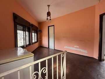 Venta P.H. 3 ambientes .Terraza- Monte Castro.-