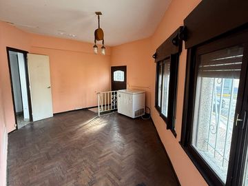 Venta P.H. 3 ambientes .Terraza- Monte Castro.-