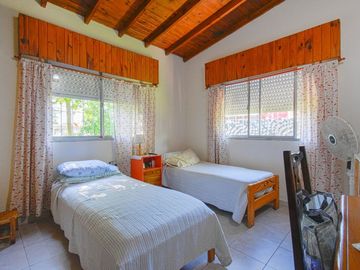 Casa  4 Amb - Venta Campana-Rio Lujan- Con Pileta