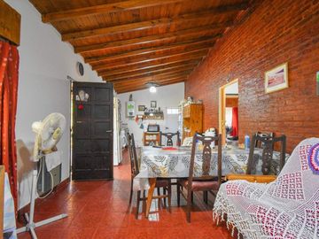 Casa  4 Amb - Venta Campana-Rio Lujan- Con Pileta