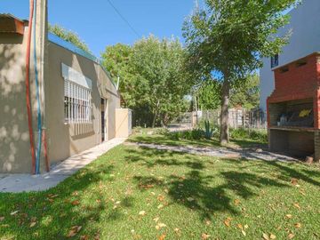 Casa  4 Amb - Venta Campana-Rio Lujan- Con Pileta
