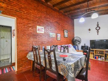 Casa  4 Amb - Venta Campana-Rio Lujan- Con Pileta