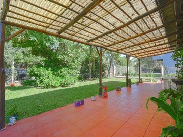 Casa  4 Amb - Venta Campana-Rio Lujan- Con Pileta