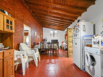 Casa  4 Amb - Venta Campana-Rio Lujan- Con Pileta