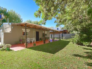 Casa  4 Amb - Venta Campana-Rio Lujan- Con Pileta