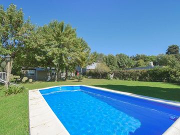 Casa  4 Amb - Venta Campana-Rio Lujan- Con Pileta