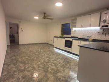 VENTA CASA 2 HABITACIONES COCHERA B SAN NICOLAS