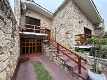VENTA CASA 3 DORMITORIOS. B° AYACUCHO APTA CREDITO