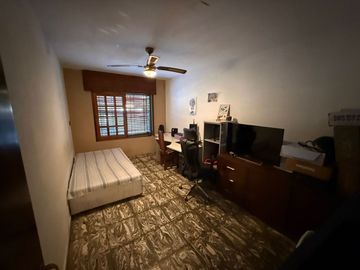 VENTA CASA 4 DORM. MAS GALPON. B° AYACUCHO