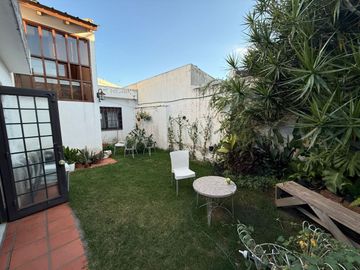 VENTA CASA 4 DORM. MAS GALPON. B° AYACUCHO
