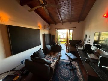 VENTA CASA 4 DORM. MAS GALPON. B° AYACUCHO