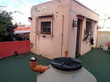VENTA CASA EN PROPIO P. CHACABUCO SOBRE AV. VERNET
