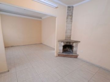 VENTA CASA IDEAL PARA COMERCIO.