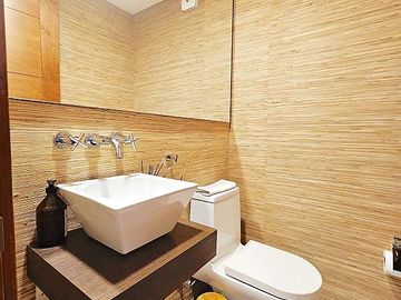 Departamento en Venta en CON JARDÍN 3 DORM Y SERVICIO PORTAL LA DEHESA. ROBLES