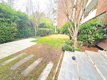 Departamento en Venta en CON JARDÍN 3 DORM Y SERVICIO PORTAL LA DEHESA. ROBLES