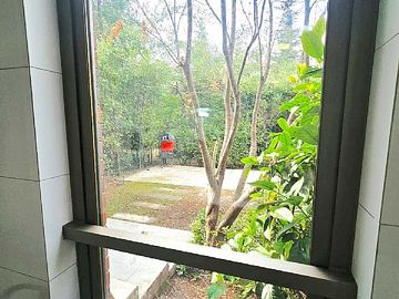 Departamento en Venta en CON JARDÍN 3 DORM Y SERVICIO PORTAL LA DEHESA. ROBLES