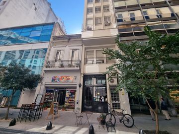 Venta departamento en Av. Perón 700, microcentro.