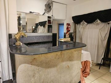 VENTA SALON DE EVENTOS EN FLORES