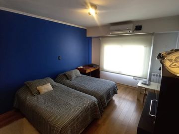 VENTA CHALET  4 AMBIENTES, M. MORENO 700 MORON