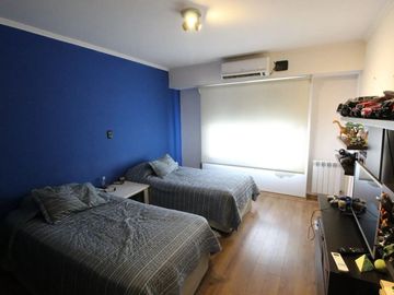VENTA CHALET  4 AMBIENTES, M. MORENO 700 MORON