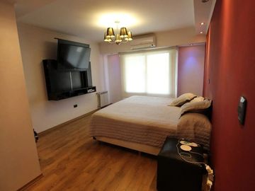 VENTA CHALET  4 AMBIENTES, M. MORENO 700 MORON