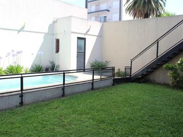 VENTA CHALET  4 AMBIENTES, M. MORENO 700 MORON