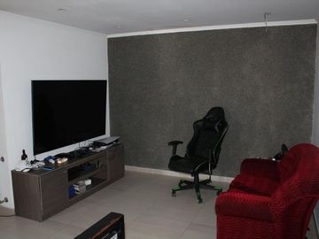 VENTA CHALET  4 AMBIENTES, M. MORENO 700 MORON
