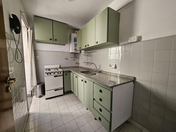 VENTA DEPARTAMENTO 3 AMBIENTES - FLORES