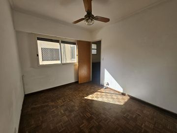 VENTA DEPARTAMENTO 3 AMBIENTES - FLORES