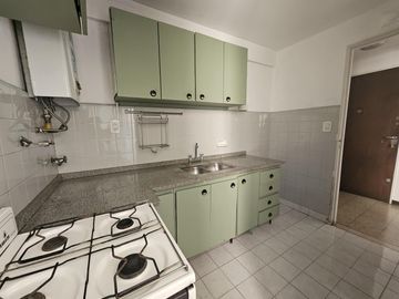 VENTA DEPARTAMENTO 3 AMBIENTES - FLORES