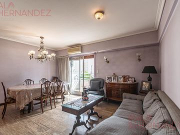 Venta 3 ambientes en Flores C/COCHERA FIJA y dependencia