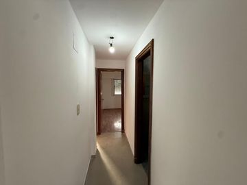 Departamento tres ambientes cochera en alquiler en Wilde