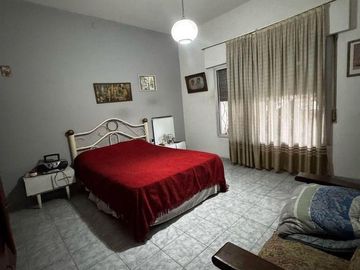 Venta de Casa De 3 Ambientes en Villa Bosch