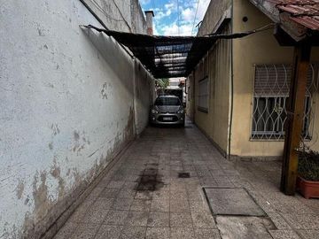 Venta de Casa De 3 Ambientes en Villa Bosch