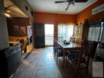 Venta de Casa De 3 Ambientes en Villa Bosch