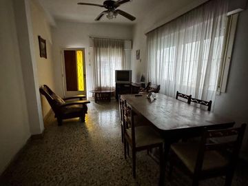 Venta de Casa De 3 Ambientes en Villa Bosch