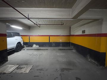 VENTA | COCHERA |  VILLA DEL PARQUE |
