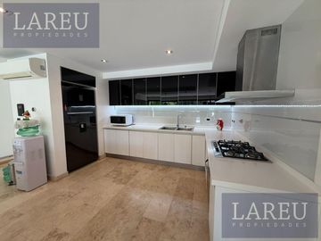 Casa en Venta, Barrio Privado El Barranco