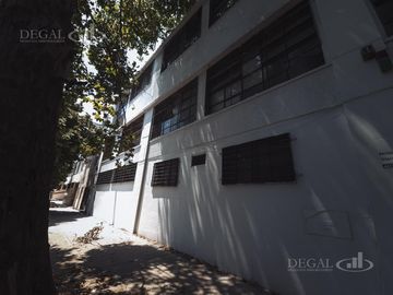 Depósito en Mataderos
