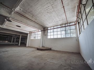 Depósito en Mataderos