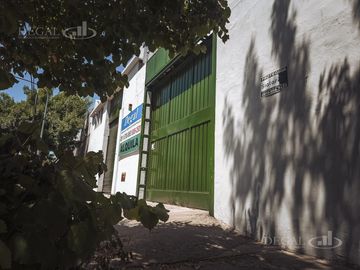 Depósito en Mataderos