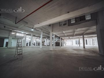Depósito en Mataderos