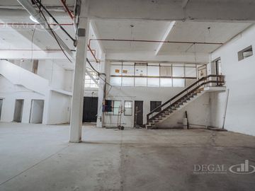 Depósito en Mataderos