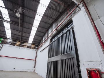 Depósito en Mataderos