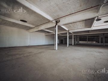 Depósito en Mataderos