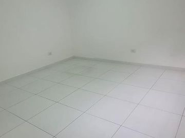 Alquiler de Oficina 1 Ambiente en Ramos Mejia  Céntrica