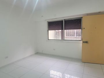 Alquiler de Oficina 1 Ambiente en Ramos Mejia  Céntrica